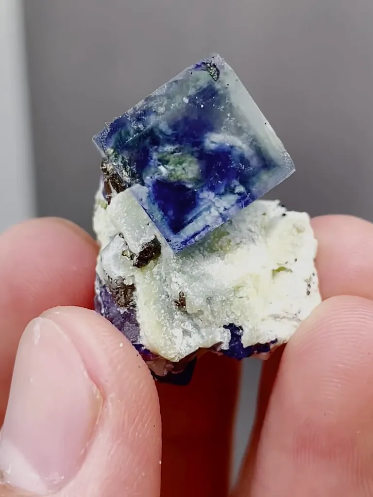 Natural Blue Purple Phantom Fluorite comes from Yindu,Inner Mongolia 15*25*15MM - image 3