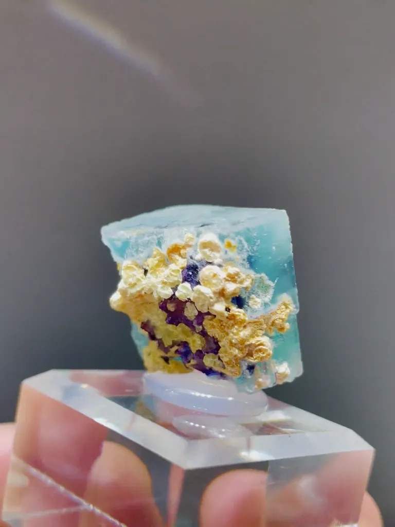 Natural Blue Purple Phantom Fluorite comes from Yindu,Inner Mongolia 18*14*20MM - image 5