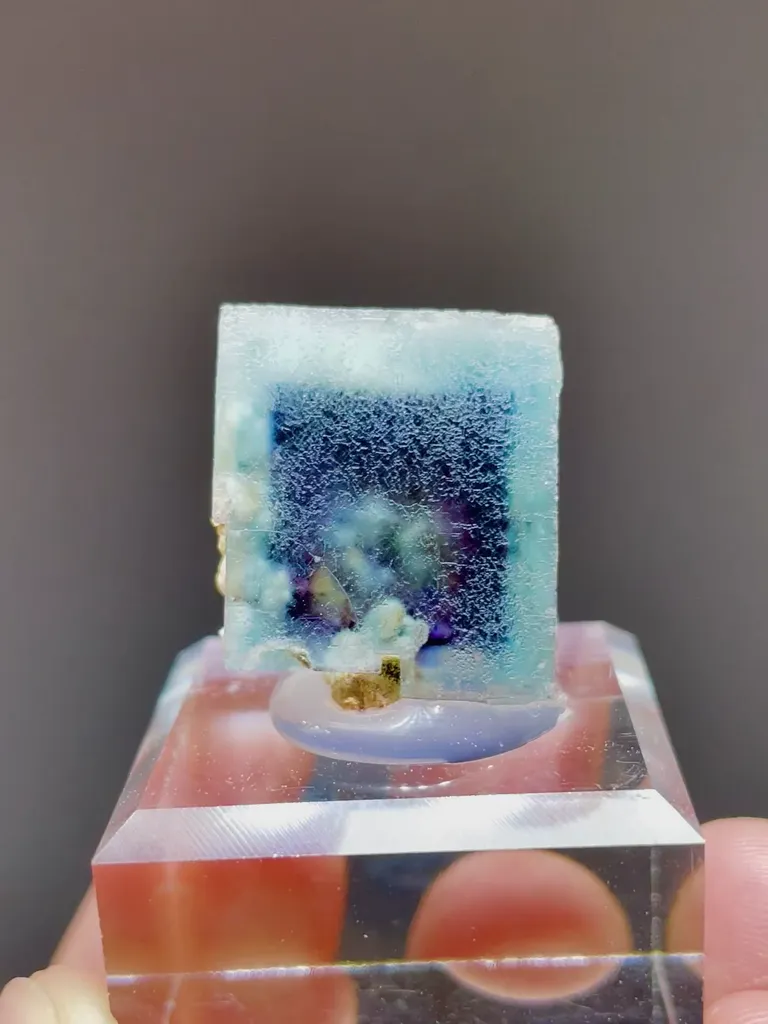 Natural Blue Purple Phantom Fluorite comes from Yindu,Inner Mongolia 18*14*20MM image