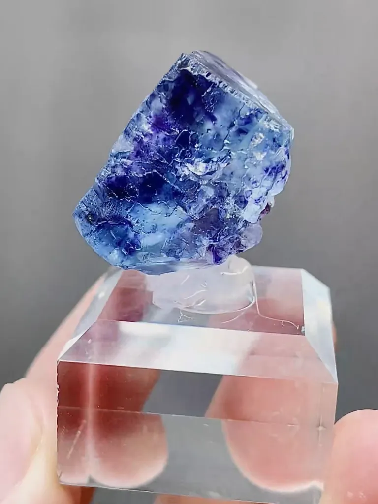 Natural Blue Purple Phantom Fluorite comes from Yindu,Inner Mongolia 20*15*20*70MM - image 4