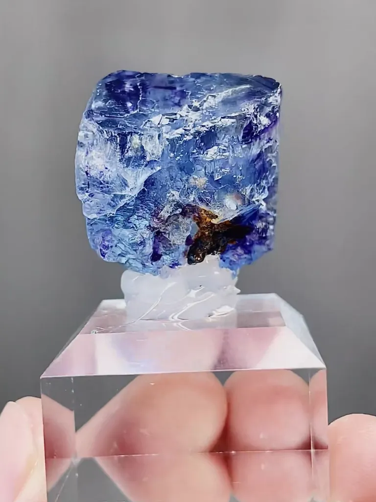 Natural Blue Purple Phantom Fluorite comes from Yindu,Inner Mongolia 20*15*20*70MM - image 5