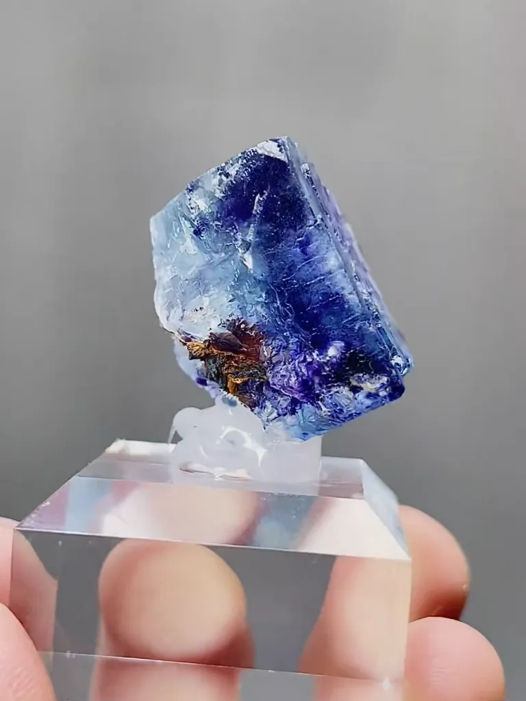 Natural Blue Purple Phantom Fluorite comes from Yindu,Inner Mongolia 20*15*20*70MM - image 3