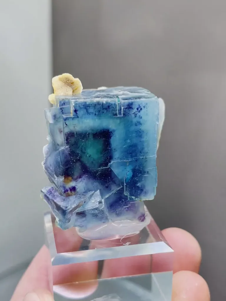 Natural Blue Purple Phantom Fluorite comes from Yindu,Inner Mongolia 35*20*30MM - image 4