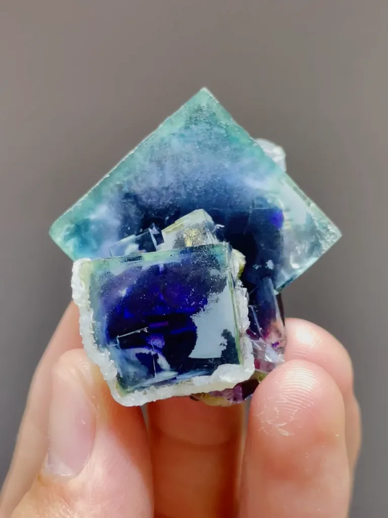 Natural Blue Purple Phantom Fluorite comes from Yindu,Inner Mongolia 39*25*40MM image