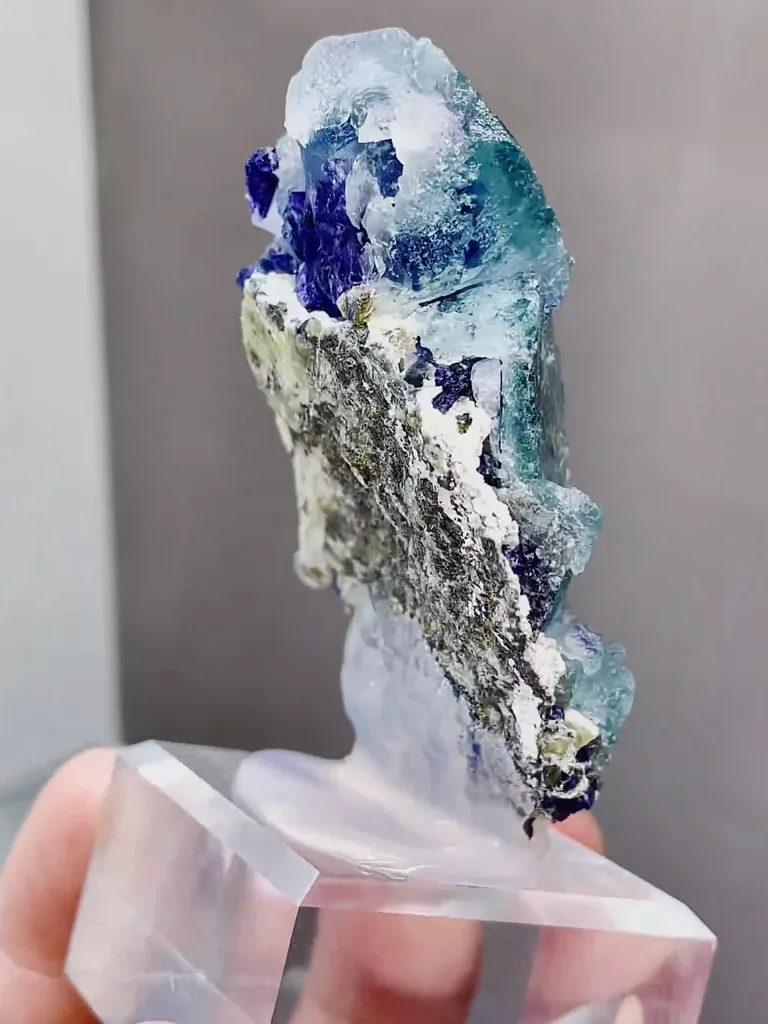 Natural Blue Purple Phantom Fluorite comes from Yindu,Inner Mongolia 42*25*60MM - image 4