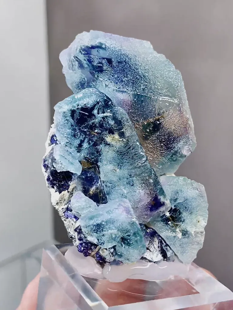 Natural Blue Purple Phantom Fluorite comes from Yindu,Inner Mongolia 42*25*60MM image