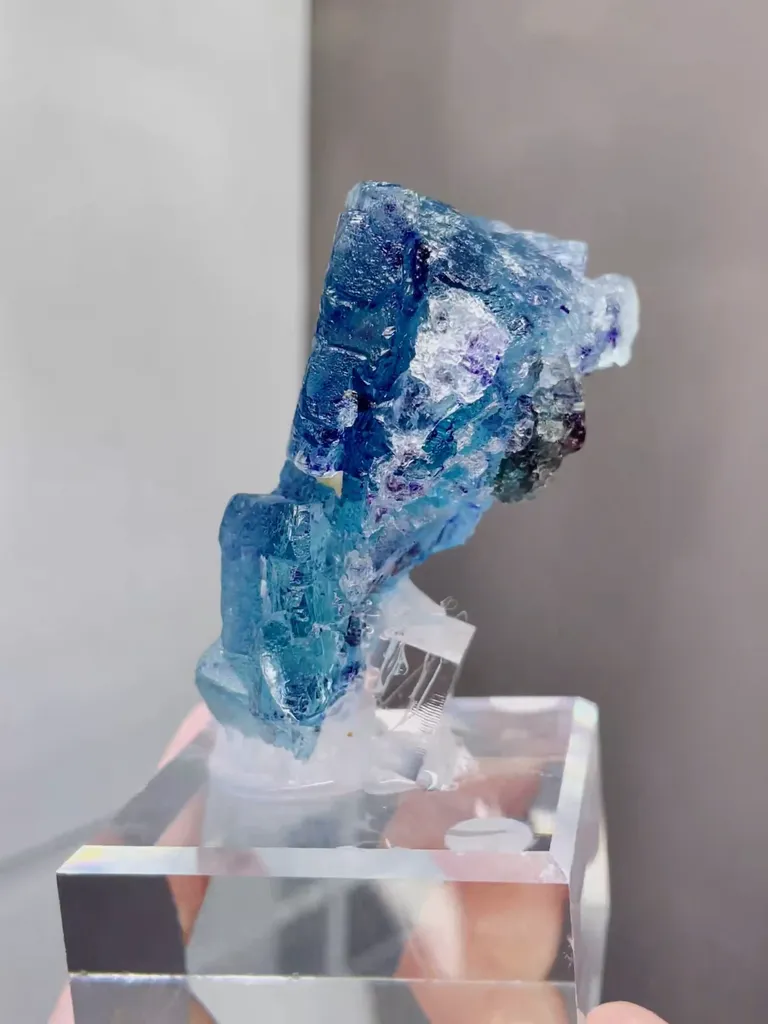Natural Blue Purple Phantom Fluorite comes from Yindu,Inner Mongolia 45*35*55MM - image 3
