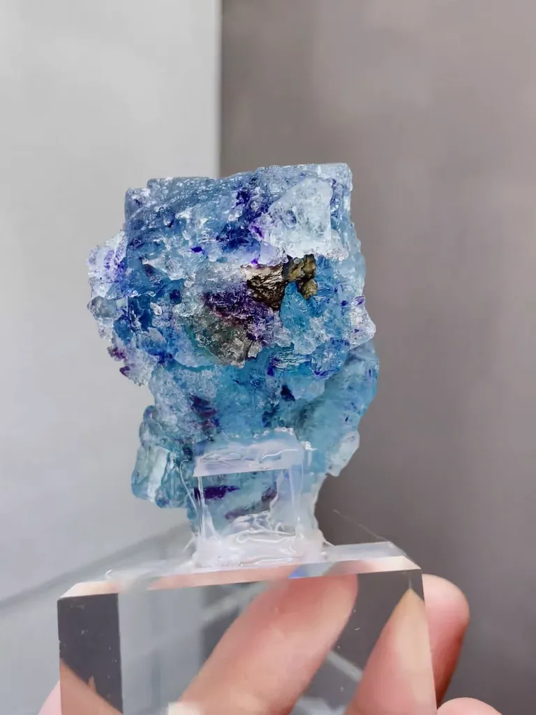 Natural Blue Purple Phantom Fluorite comes from Yindu,Inner Mongolia 45*35*55MM - image 4