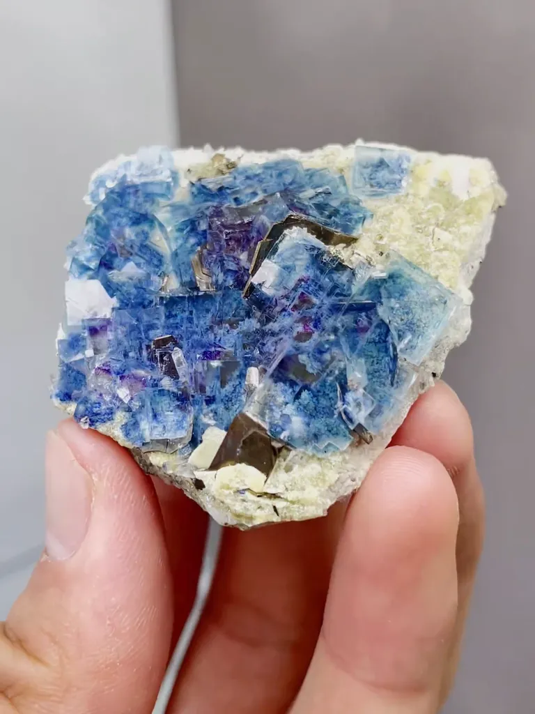 Natural Blue Purple Phantom Fluorite comes from Yindu,Inner Mongolia 50*19*50MM - image 4