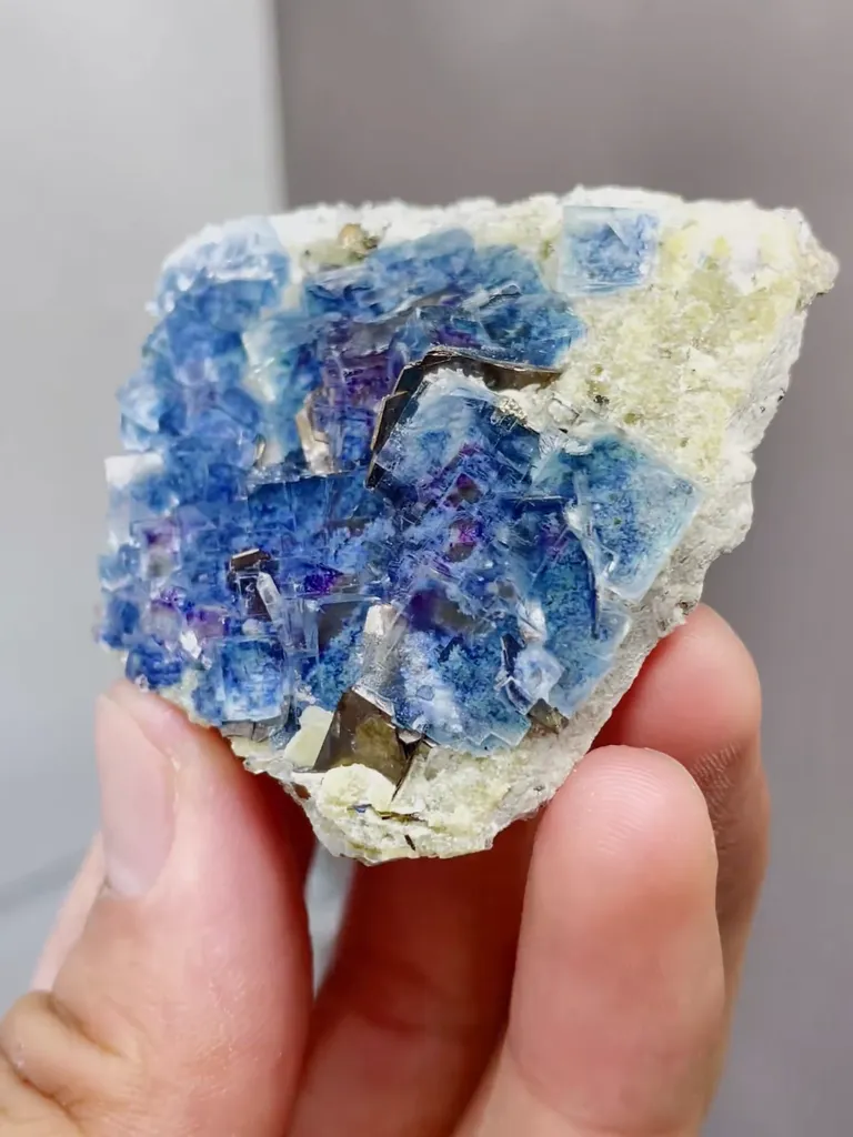 Natural Blue Purple Phantom Fluorite comes from Yindu,Inner Mongolia 50*19*50MM - image 3