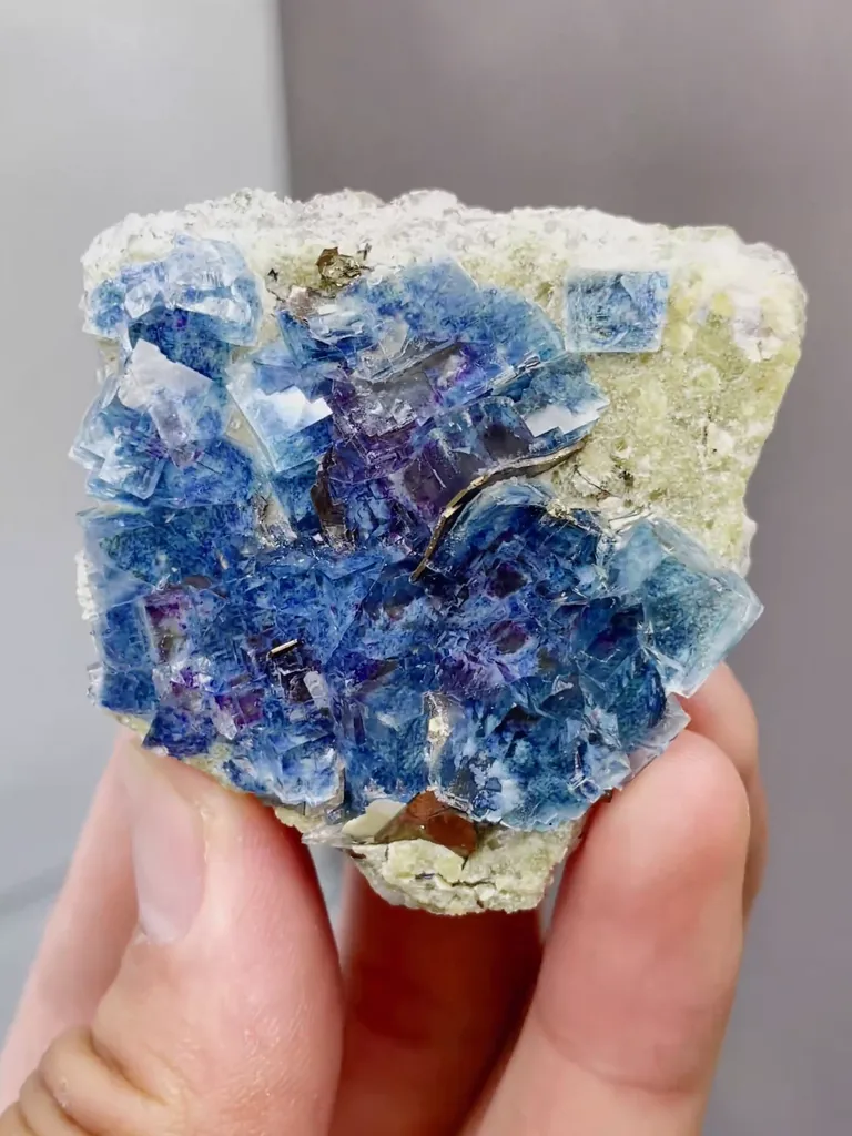Natural Blue Purple Phantom Fluorite comes from Yindu,Inner Mongolia 50*19*50MM image