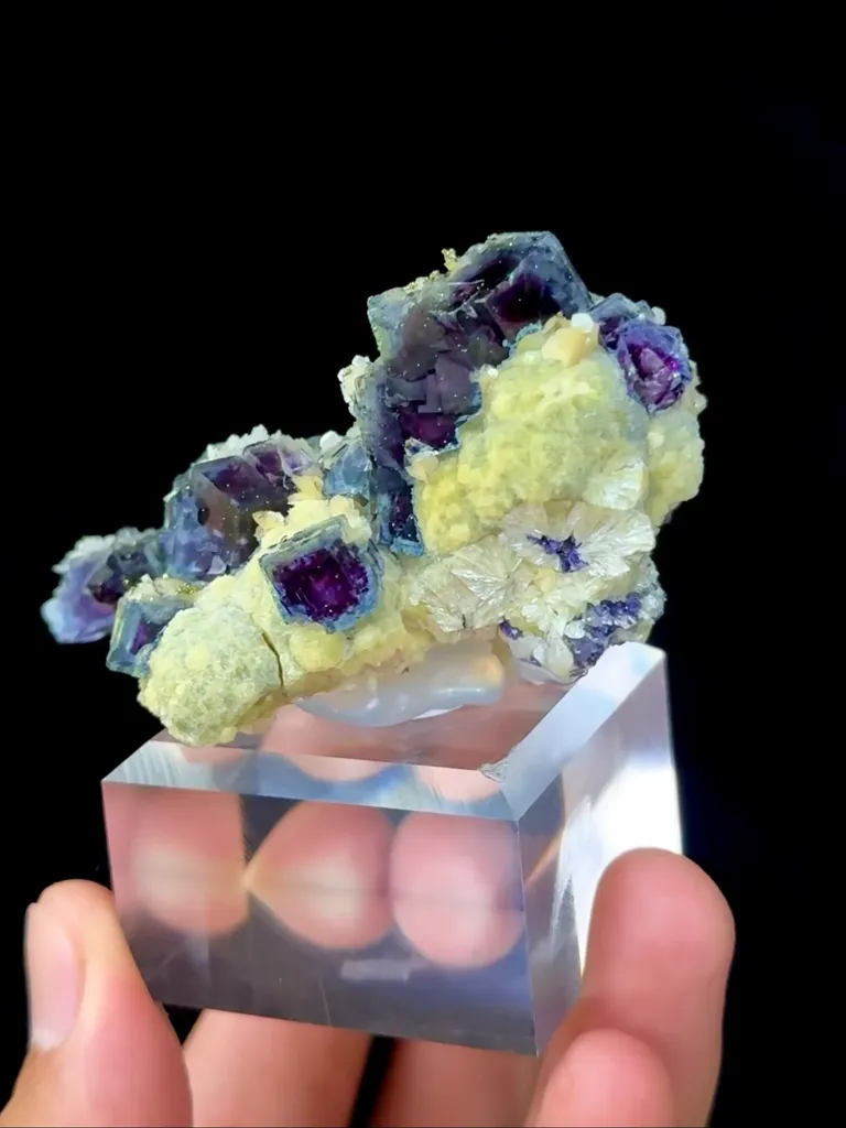 Natural Blue Purple Phantom Fluorite Flaky Calcite and Mica Coexist comes from Yindu,Neimenggu 65*35*35MM - image 4