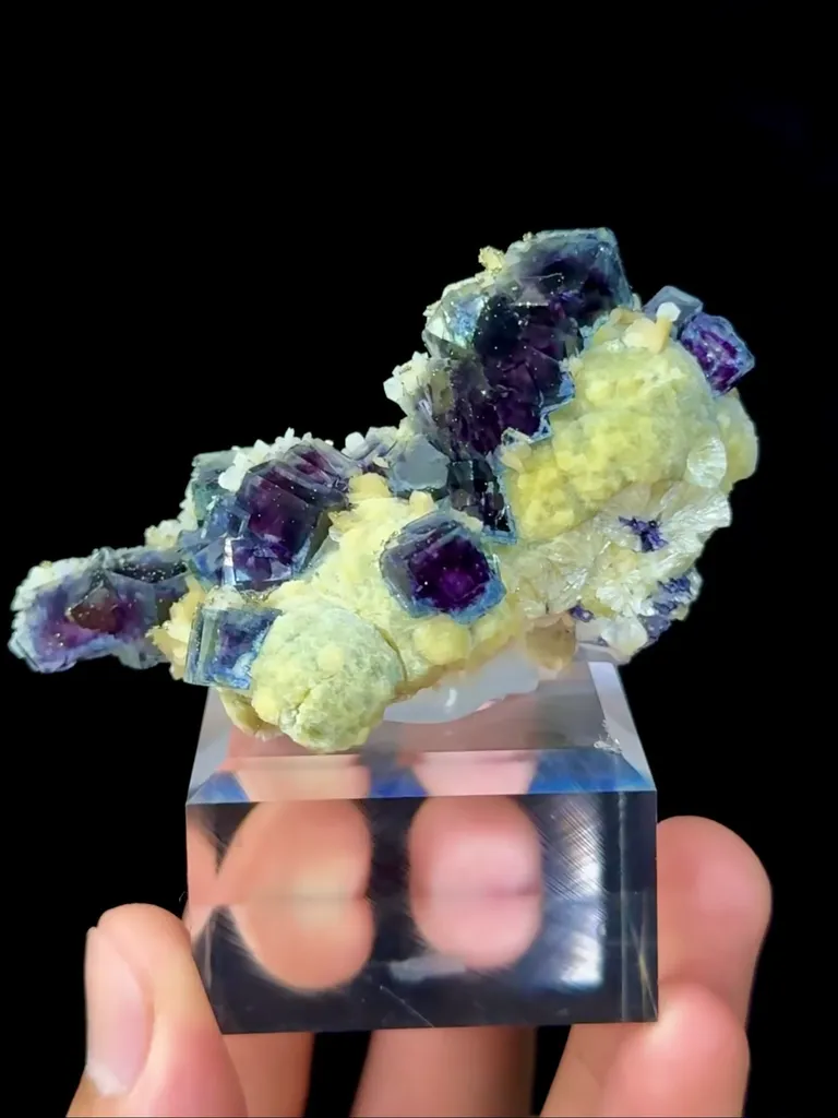 Natural Blue Purple Phantom Fluorite Flaky Calcite and Mica Coexist comes from Yindu,Neimenggu 65*35*35MM - image 6