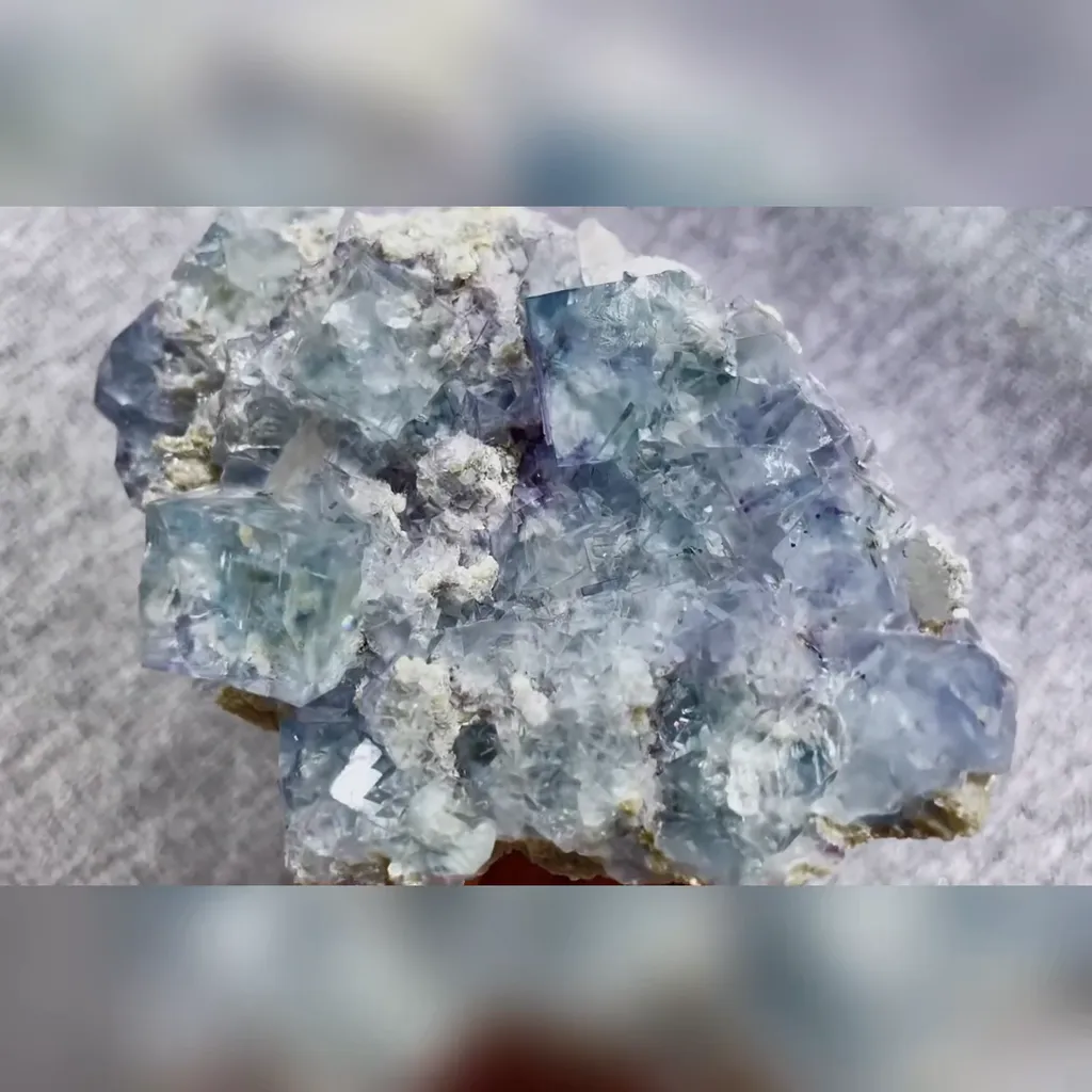 Natural Blue Transparent Cubic Fluorite comes from Yaogangxian,Hunan 140*85*40MM - image 3