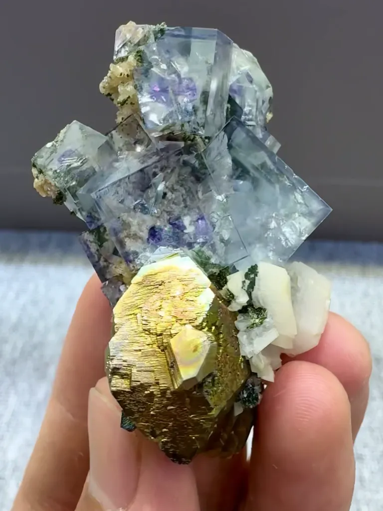 Natural Blue Transparent Cubic Fluorite comes from Yaogangxian,Hunan 50*35*20MM image