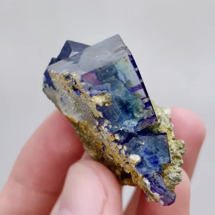 Natural Blue Transparent Cubic Fluorite, Mineral Specimen: Yaogangxian,Hunan (45*45*20mm) - image 4