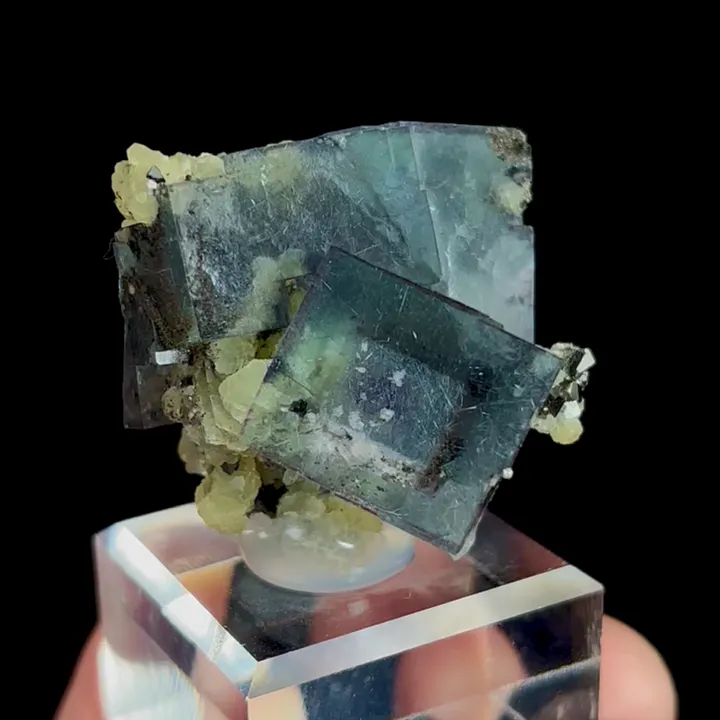 Natural Blue Transparent Cubic Fluorite, Mineral Specimen:Yaogangxian,Hunan (30*30*35MM) - image 5