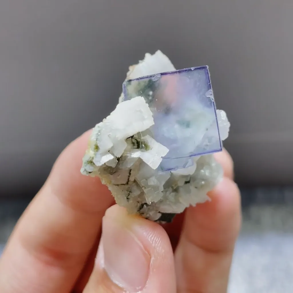 Natural Blue Transparent Fluorite and Dolomite Symbiosis comes from Yaogangxian,Hunan 50*35*20MM - image 2