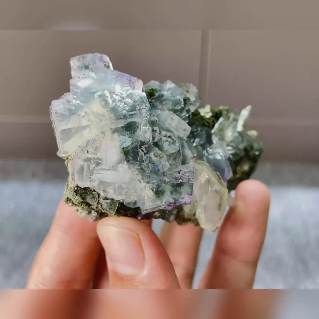 Natural Blue Transparent Fluorite and Quartz Symbiosis comes from Yaogangxian,Hunan 75*40*30MM - image 3