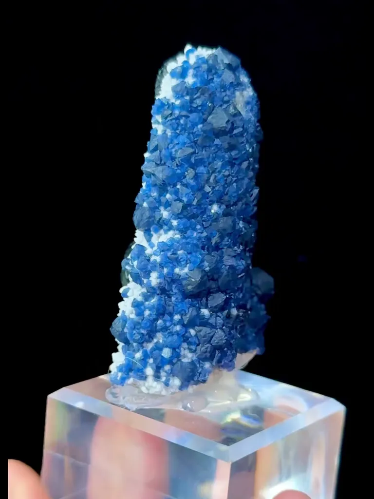 Natural Blueberry Fluorite and Quartz Coexist comes from Huanggangliang,Neimenggu 40*35*70MM - image 4