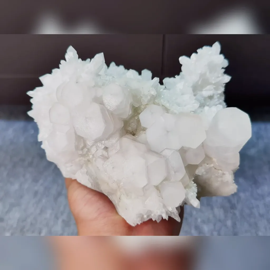 Natural Calcite and Quartz Cluster comes from Fujian 150*125*70MM image