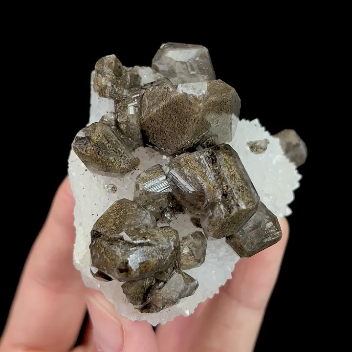 Natural Calcite and Quartz Cluster, Mineral specimen:Daye,Hubei (70*55*45MM) - image 4