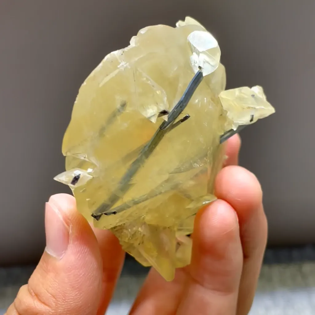 Natural Calcite and Stibnite Symbiosis comes from Fujian,China 70*55*40MM - image 3