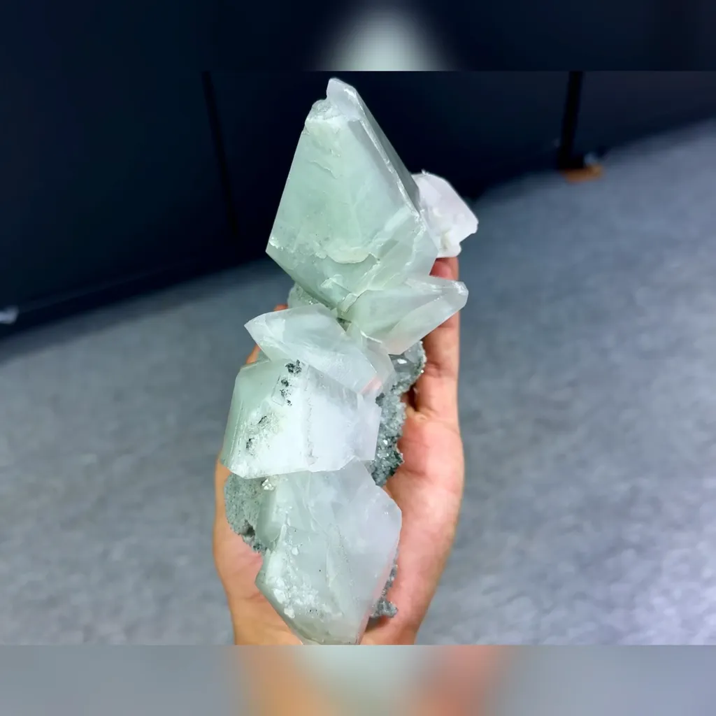 Natural Calcite comes from Daye, Hubei 175*110*70MM - image 3