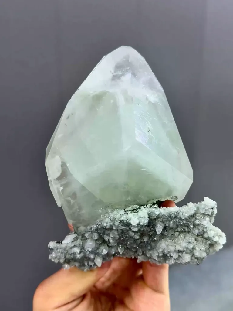 Natural Calcite comes from Daye,Hubei 100*55*120MM image