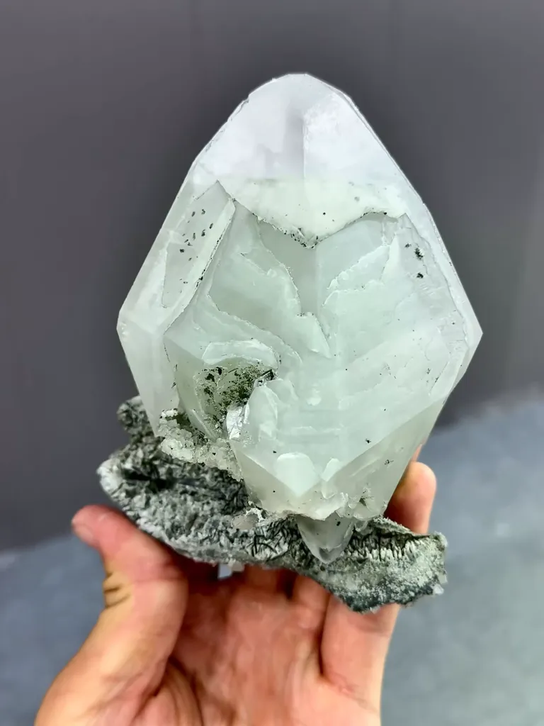Natural Calcite comes from Daye,Hubei 100*55*120MM - image 5