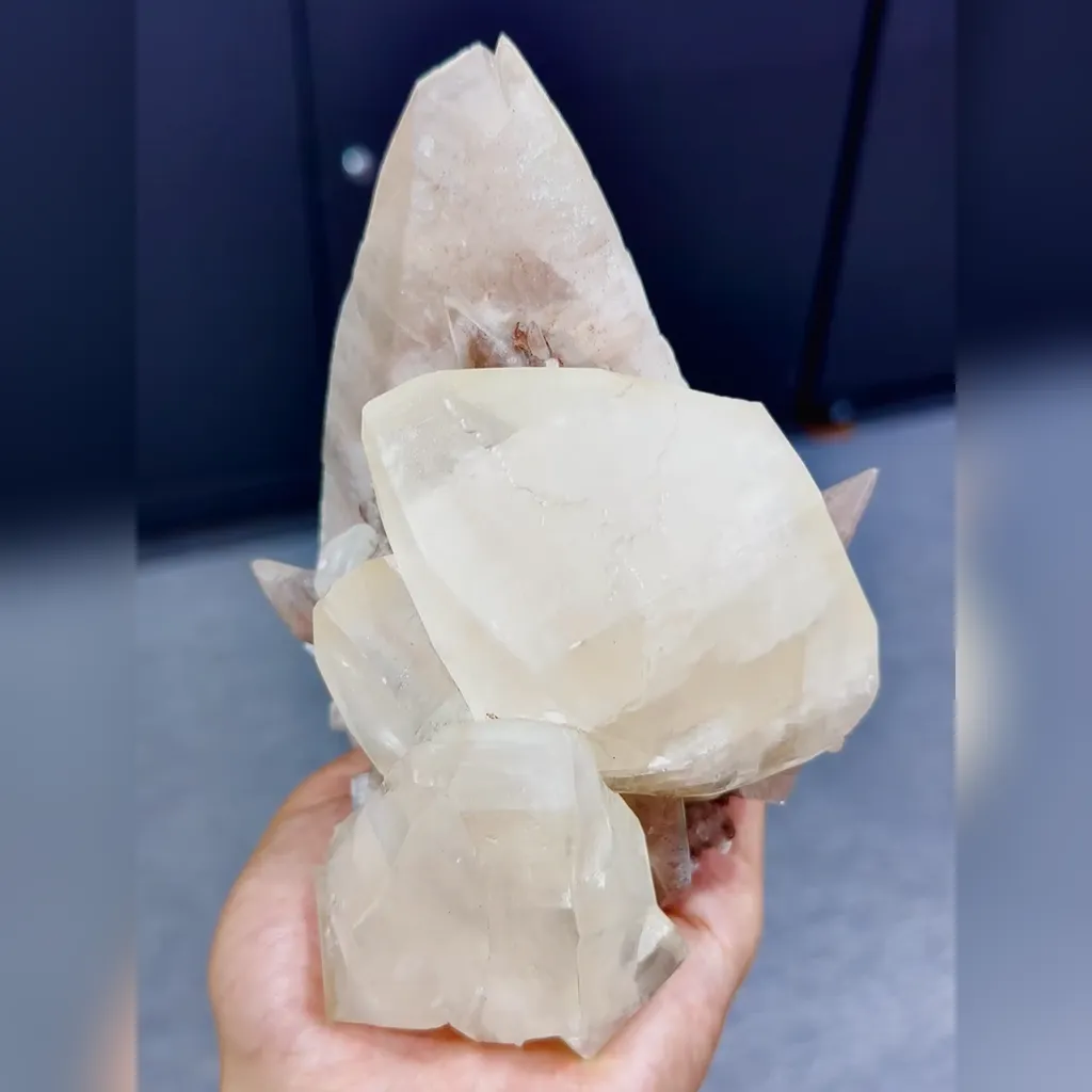 Natural Calcite comes from Daye，Hubei 110*140*95MM image