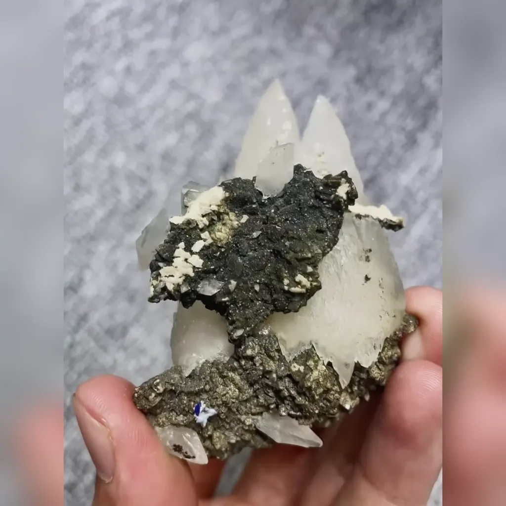 Natural Calcite comes from Daye,Hubei 50*35*80MM - image 3