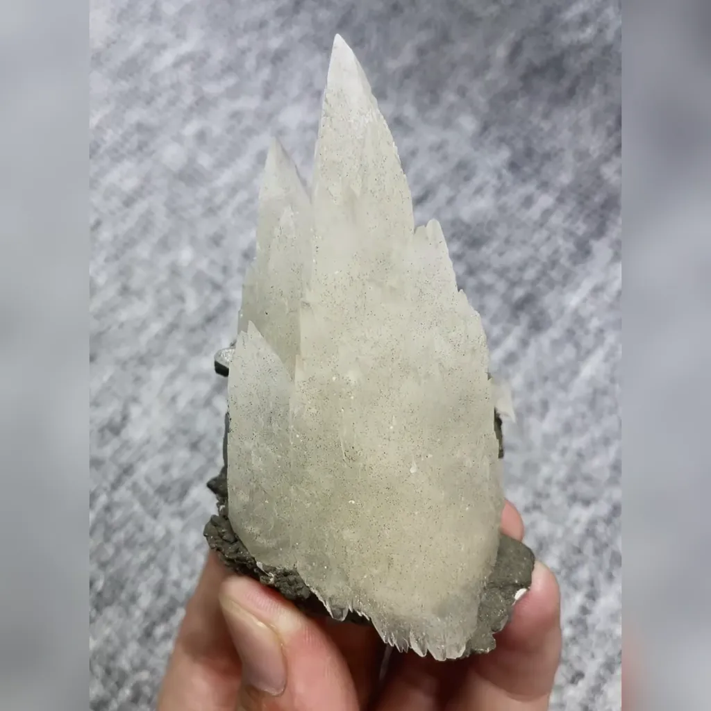 Natural Calcite comes from Daye,Hubei 50*35*80MM - image 2