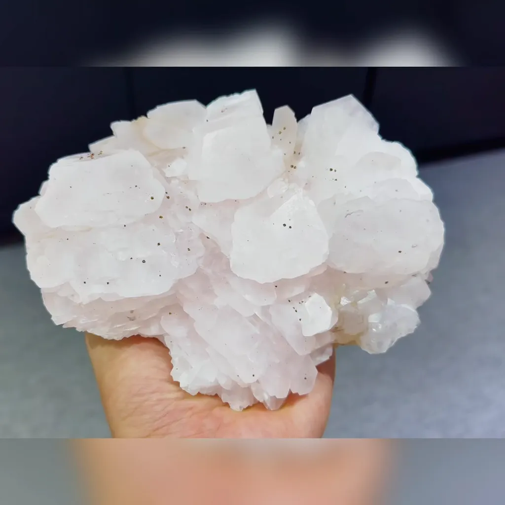 Natural Calcite comes from Fujian,China 160*110*65MM image
