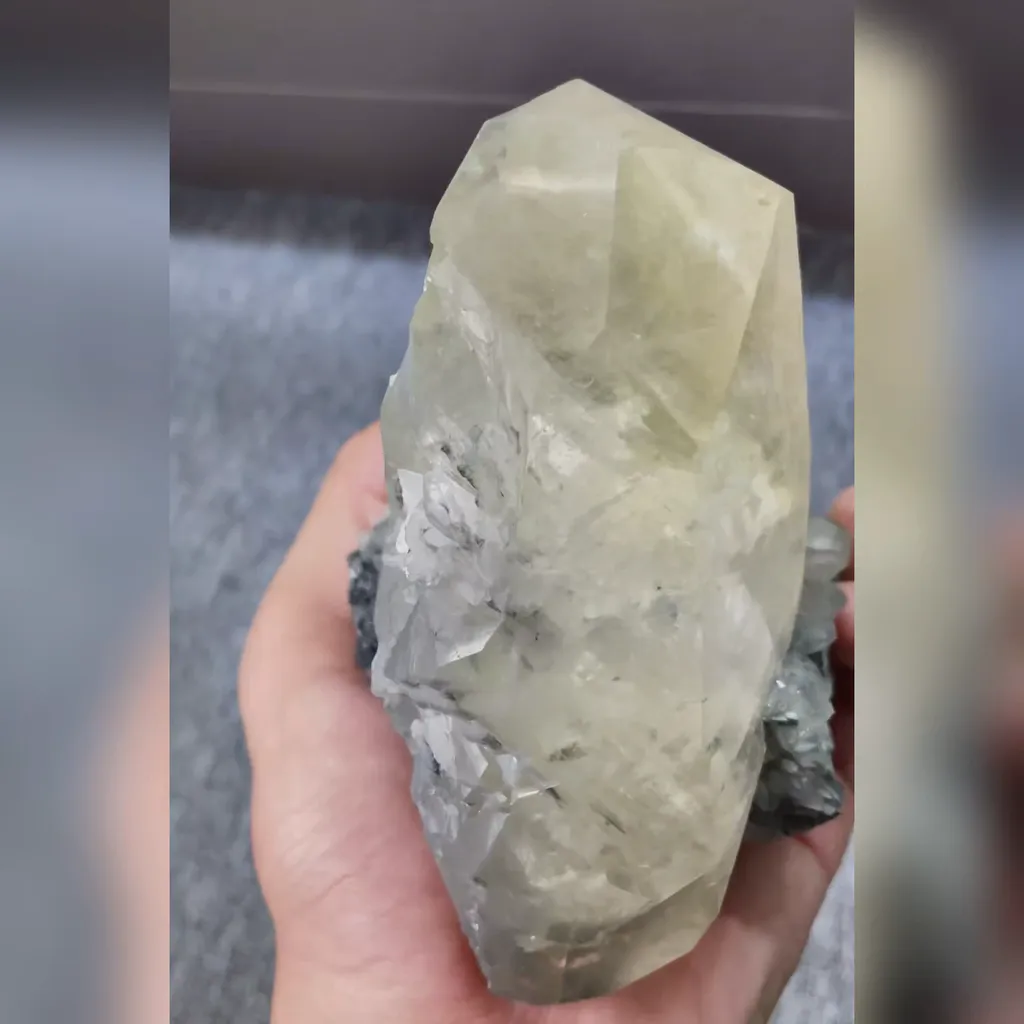 Natural Calcite comes from Fujian,China 85*100*130MM - image 3