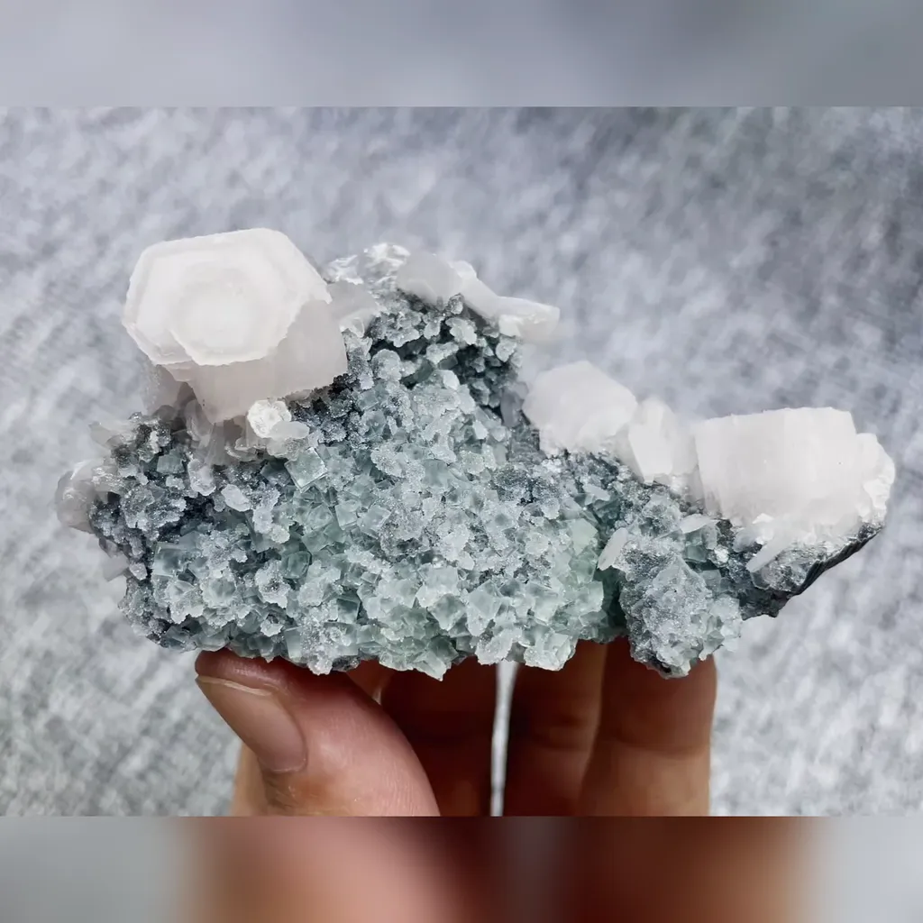 Natural Calcite comes from Fujian,China 90*45*45MM - image 6