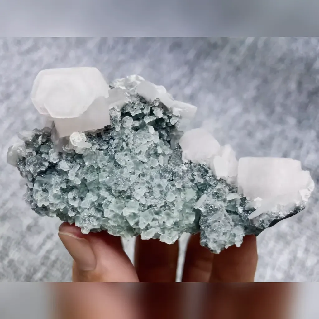 Natural Calcite comes from Fujian,China 90*45*45MM - image 3