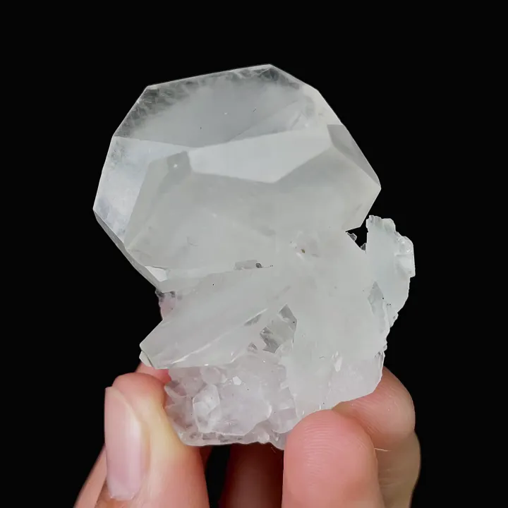 Natural Calcite, Mineral Specimen: Zhejiang,China (35*45*30MM) image