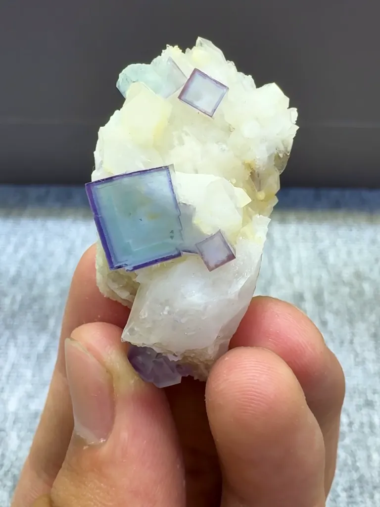 Natural Celadon Fluorite and Quartz Coexist comes from Yaogangxian,Hunan 40*20*20MM - image 2