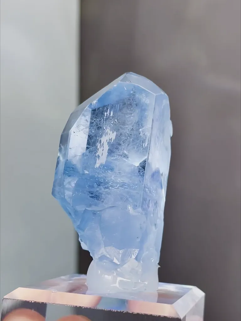 Natural Celestite comes from Madagascar  20*23*45MM image