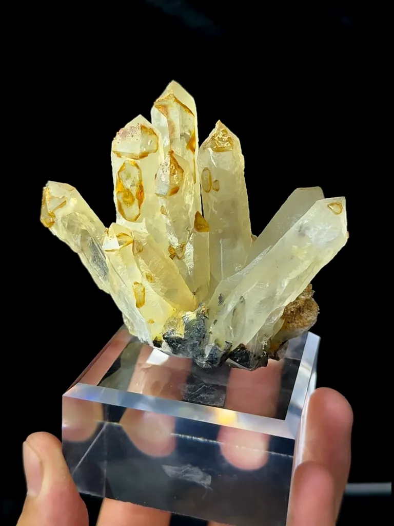 Natural Citrine Cluster comes from Guizhou,China 80*30*80MM - image 5