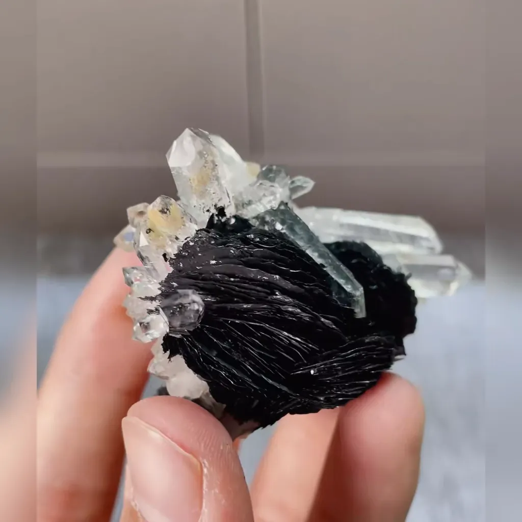 Natural Clear Quartz Cluster and Specularite Symbiosis comes from Jinlong,Guangdong 55*35*35MM - image 4