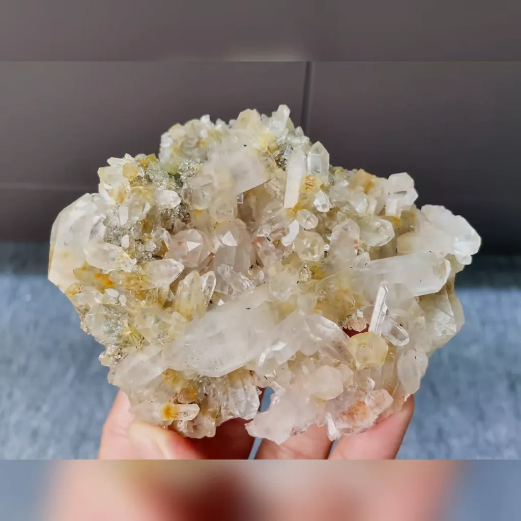 Natural Clear Quartz Cluster comes from Brazil 110*90*35MM - image 3