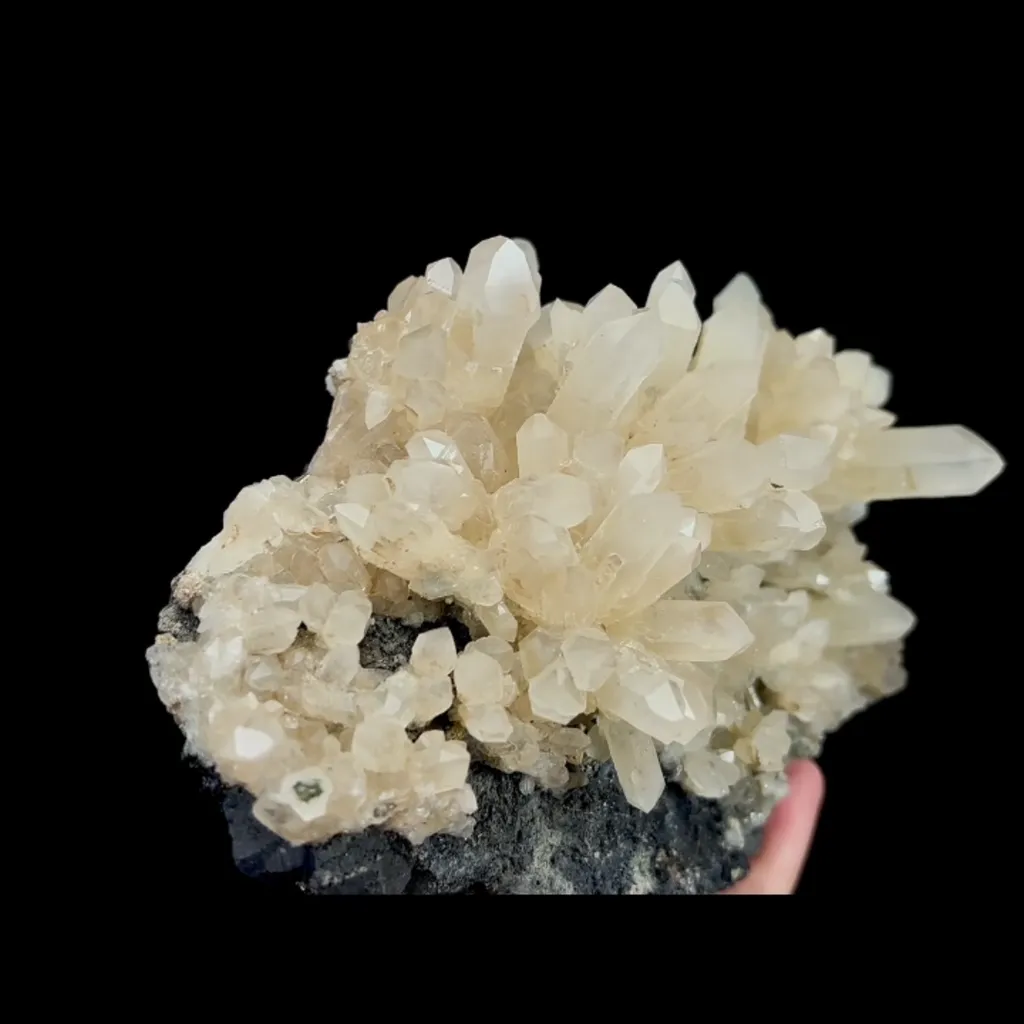 Natural Clear Quartz Cluster, Mineral Specimen: Inner Mongolia,China (130*95*60MM) - image 5