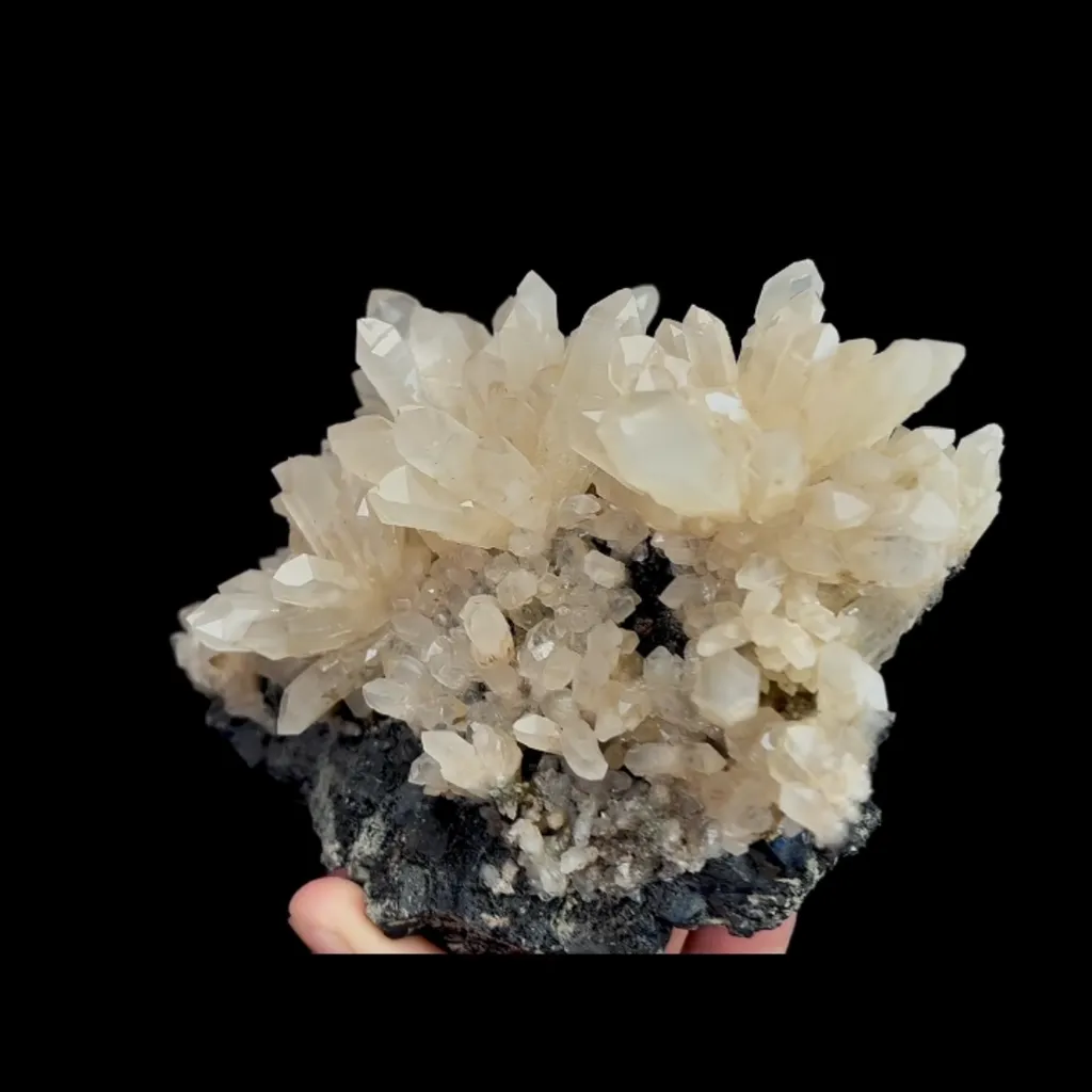 Natural Clear Quartz Cluster, Mineral Specimen: Inner Mongolia,China (130*95*60MM) - image 3