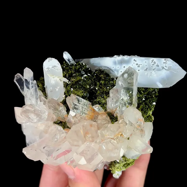 Natural Clear Quartz Cluster with Epidote, Mineral Specimen:Meigu,Sichuan (70*95*50MM) - image 5