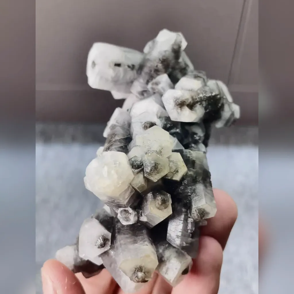 Natural Columnar Calcite comes from Fujian,China 90*55*45MM image