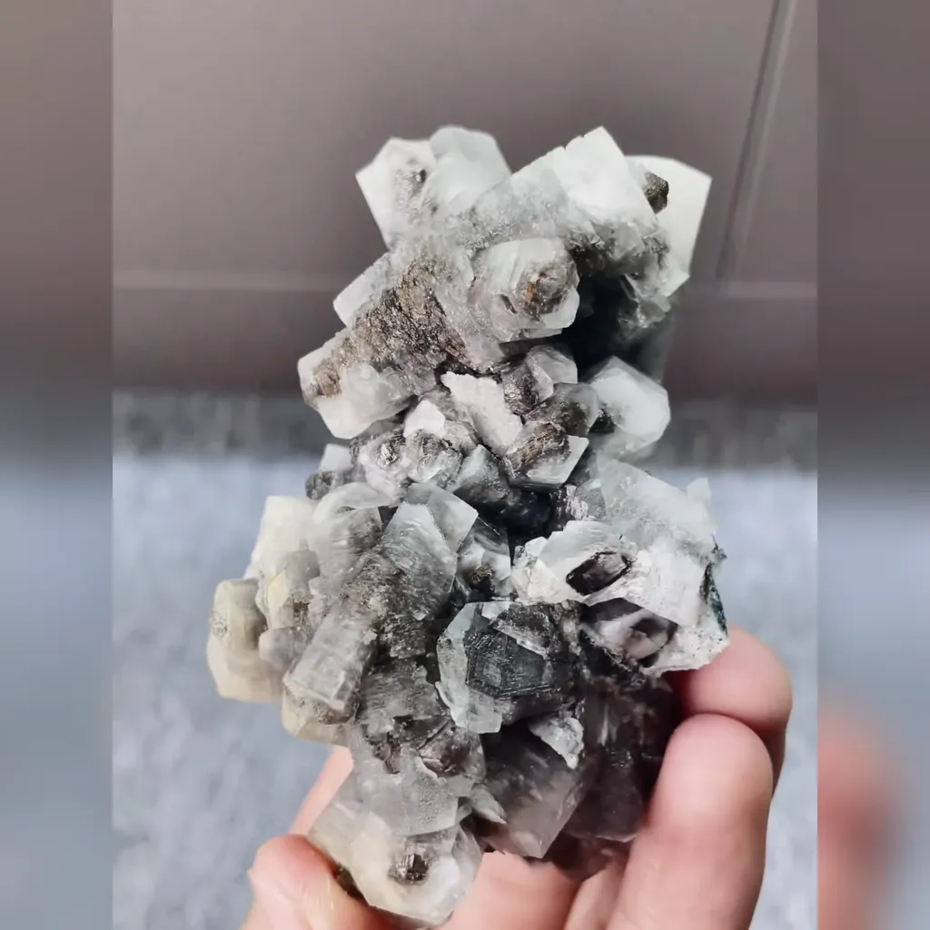 Natural Columnar Calcite comes from Fujian,China 90*55*45MM - image 3