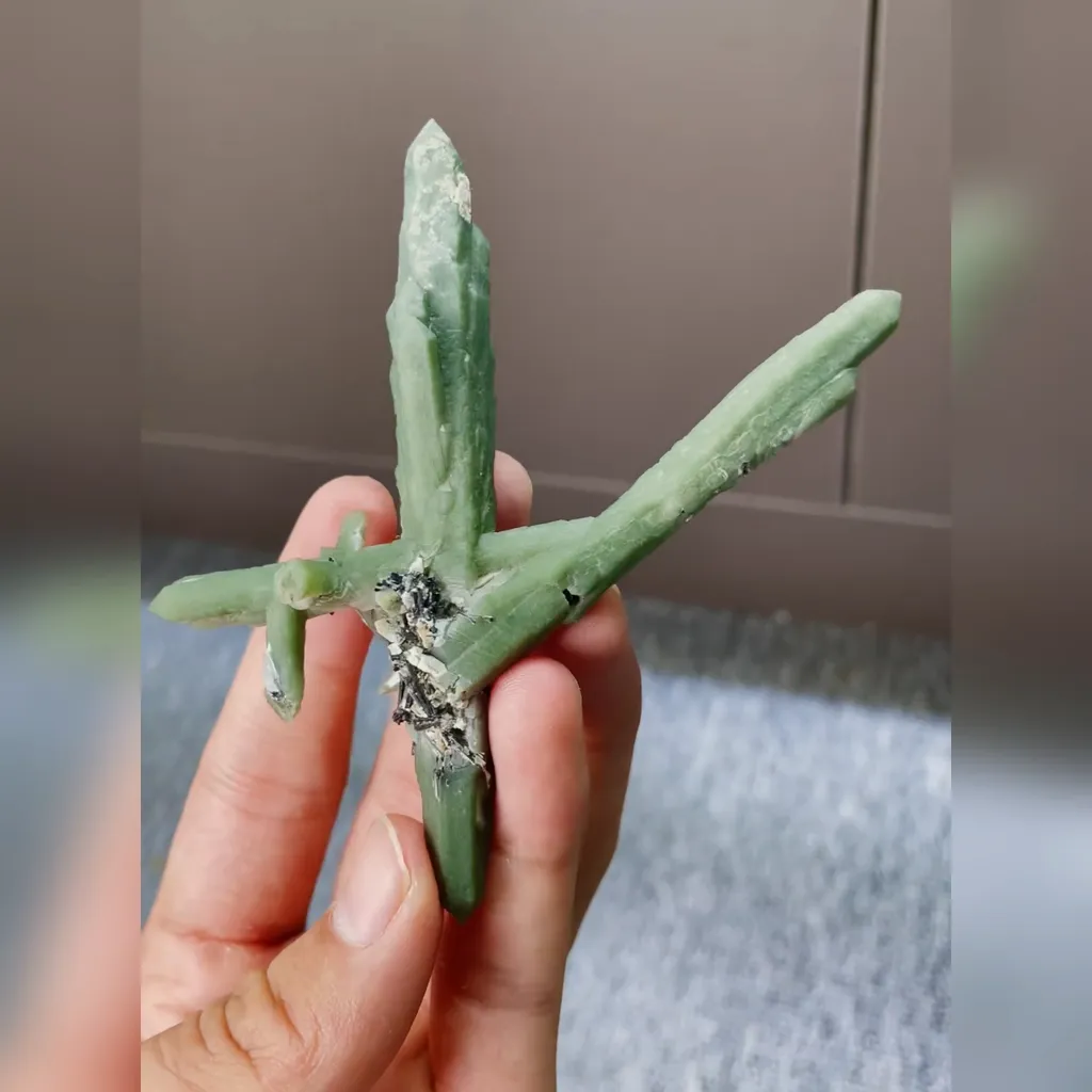 Natural Crossed Green Quartz Tower comes from Inner Mongolia,China 90*100*20MM - image 4