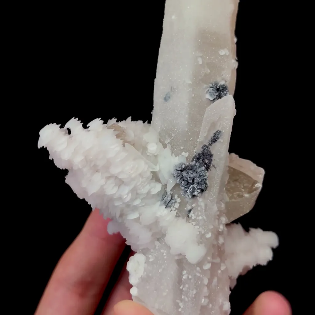 Natural Crystal and Calcite Mineral Specimen,High Quality Specimen,HUANGGANG LIANG,INNER MONGOLIA,CHINA(80*45*120mm) - image 2